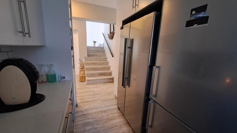 4 Bedroom Property for Sale in Jongensfontein Western Cape